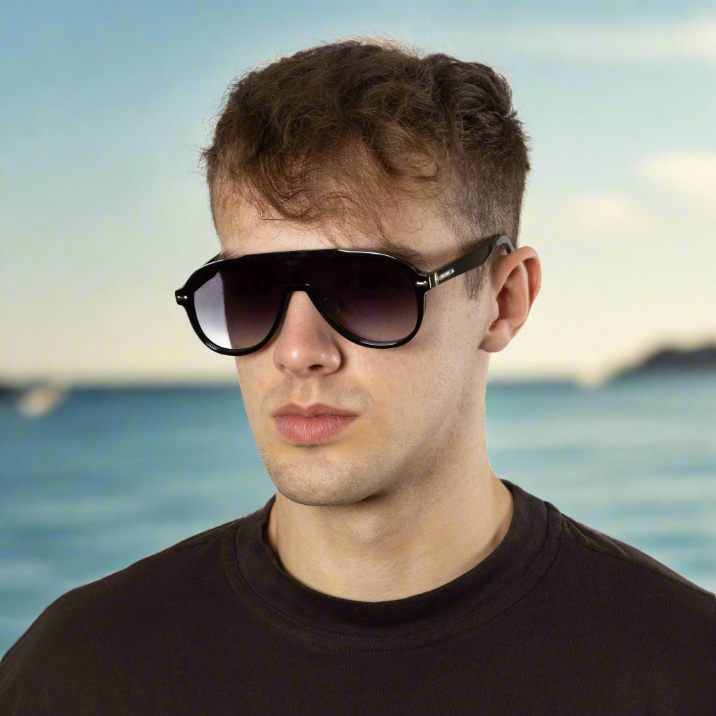 Ashbourne - Black Frame Gradient Black Lens